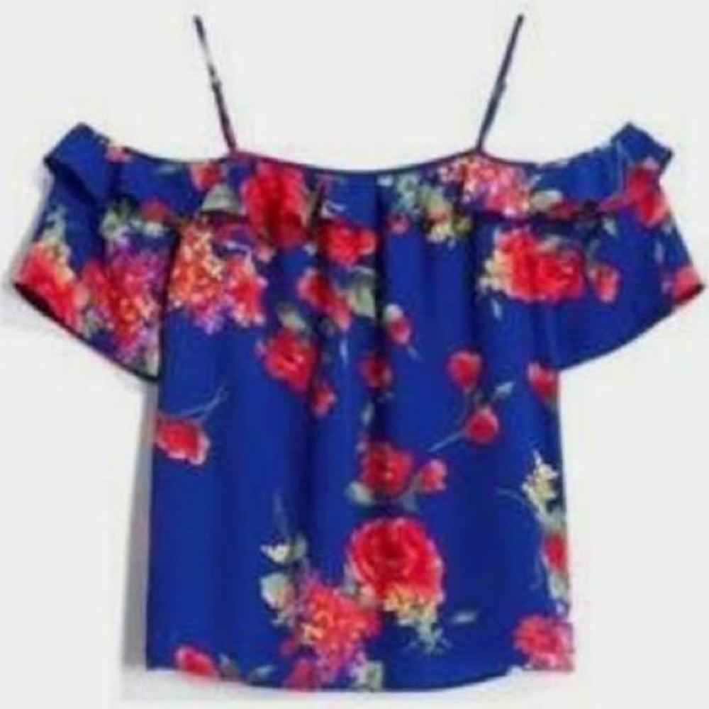 Skies are blue cold shoulder top Sz. M